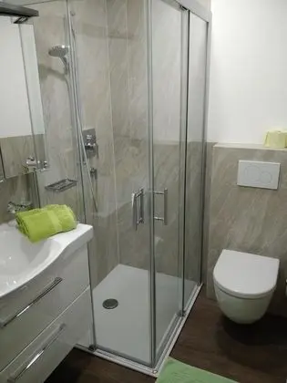 Tek Büyük Yataklı Oda, Balkon, Dağ Manzaralı