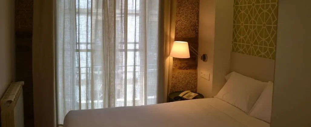 Tek Büyük Yataklı Oda (Exterior)