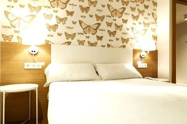 Tek Büyük Yataklı Oda (Interior)