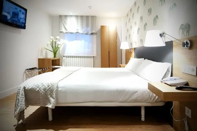 Tek Büyük Yataklı Oda (Interior)