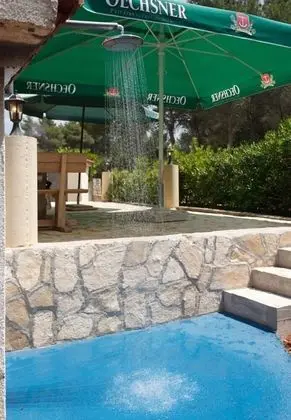 Ev (Denis - 100 m from beach - H(11))