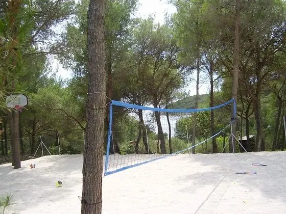 Ev (Denis - 100 m from beach - H(11))