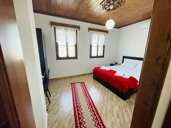 Classic Tek Büyük Yataklı Oda