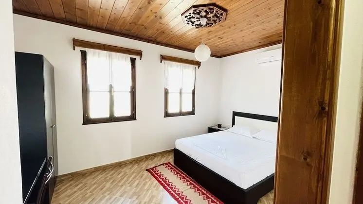 Classic Tek Büyük Yataklı Oda