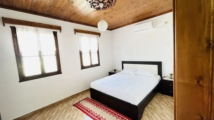 Classic Tek Büyük Yataklı Oda