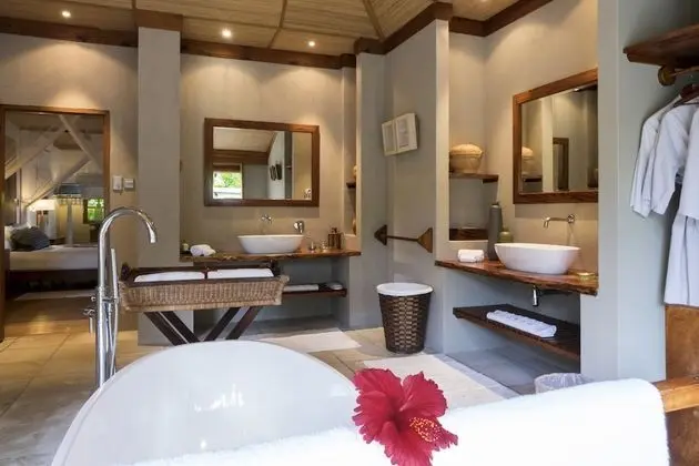 Beachfront Spa Cottage