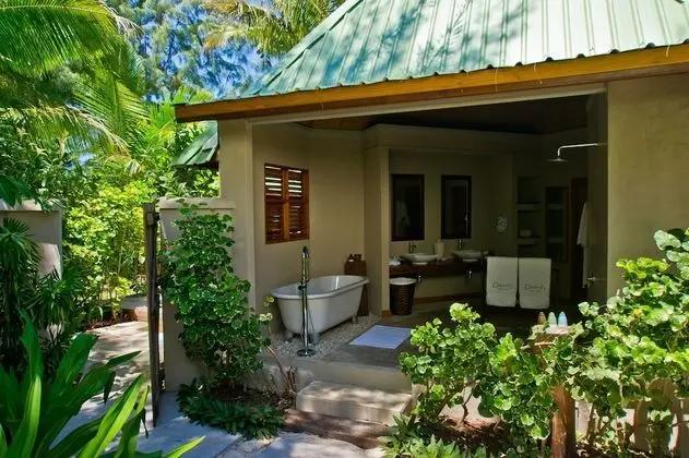 Beachfront Spa Cottage