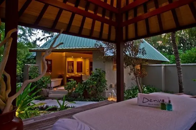 Beachfront Spa Cottage