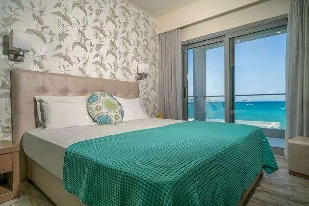 Tek Büyük veya İki Ayrı Yataklı Oda, 1 Çift Kişilik veya 2 Tek Kişilik Yatak, Balkon