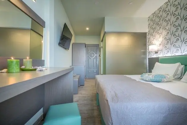 Tek Büyük veya İki Ayrı Yataklı Oda, 1 Çift Kişilik veya 2 Tek Kişilik Yatak, Balkon
