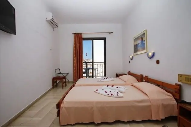 Tek Büyük veya İki Ayrı Yataklı Oda, Deniz Manzaralı