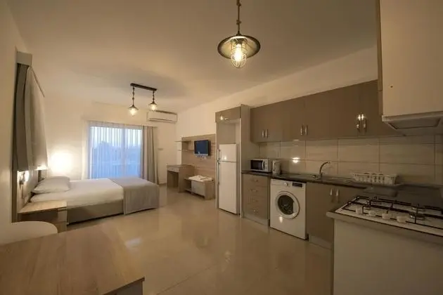 Stüdyo, Mutfak, Avlu Manzaralı