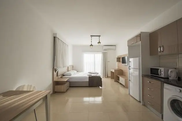 Stüdyo, Mutfak, Avlu Manzaralı