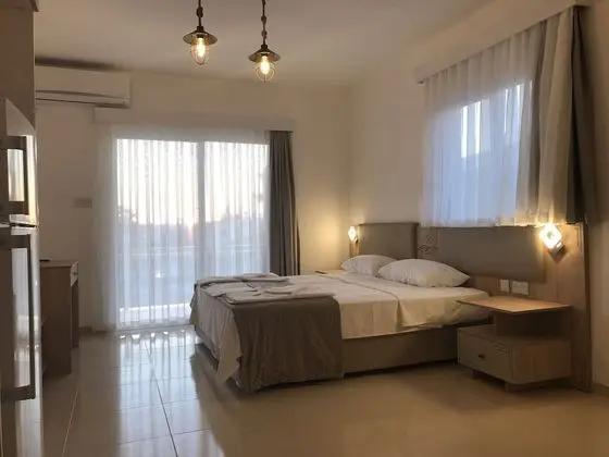 Stüdyo, Mutfak, Avlu Manzaralı