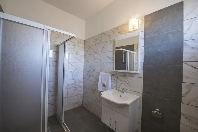 Stüdyo, Mutfak, Avlu Manzaralı