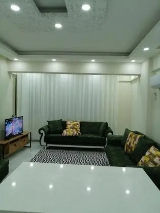 Daire-İki Yatak Odalı,Deniz ve Dağ Manzaralı,Balkonlu