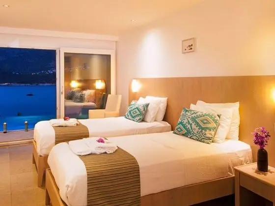 The Pool House, Deniz Manzaralı