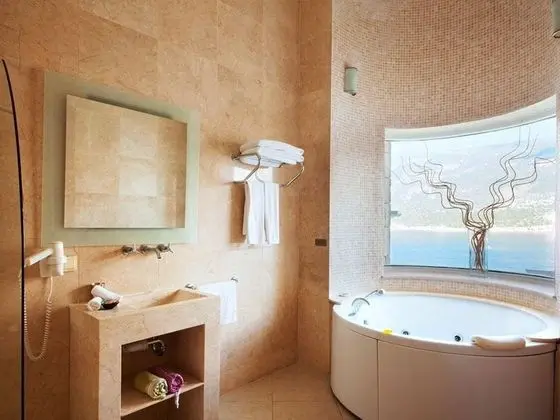 Waterfront Suite, Deniz Manzaralı, Havuzlu