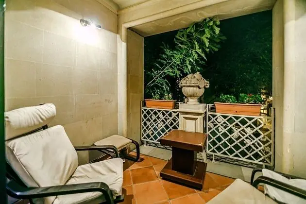 Deluxe Tek Büyük Yataklı Oda, Balkon