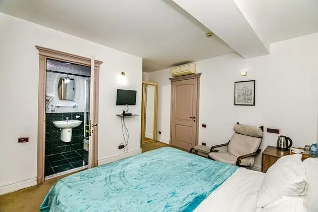 Standard Tek Büyük Yataklı Oda