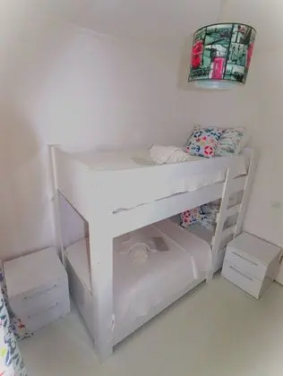Güne Bakan Aile Suit