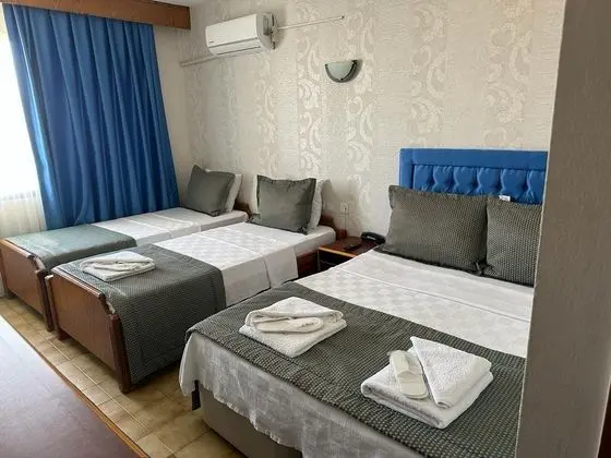 Standart Geniş Oda, Kara veya Kısmi Deniz Manzaralı, Balkonlu
