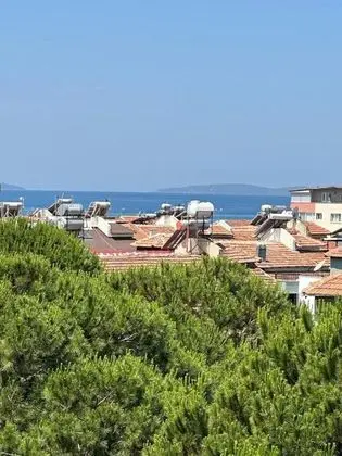 Standart Geniş Oda, Kara veya Kısmi Deniz Manzaralı, Balkonlu