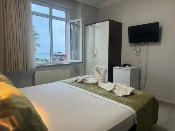 Standard  Oda Kismi Deniz Manzarali