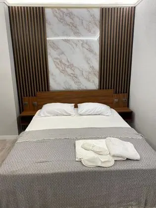 Çift Kişilik, Bahçe Manzaralı