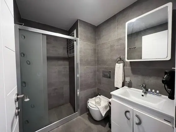 DELUXE 3 KISILIK BALKONLU