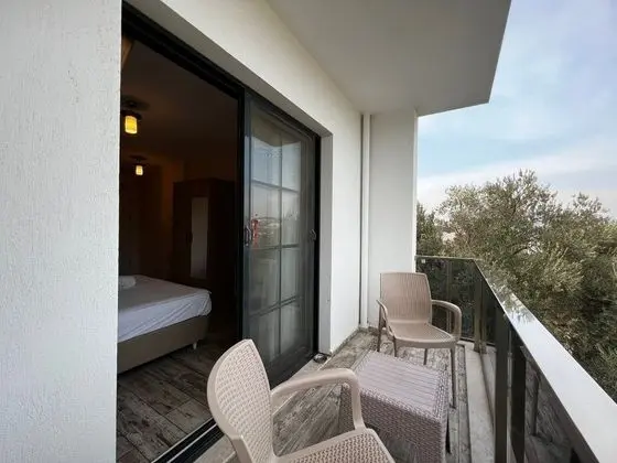 DELUXE 3 KISILIK BALKONLU