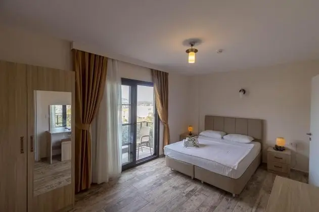 Suite - İki Yatak Odalı, Bahçe Manzaralı, Balkonlu