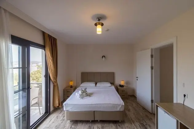 Suite - İki Yatak Odalı, Bahçe Manzaralı, Balkonlu