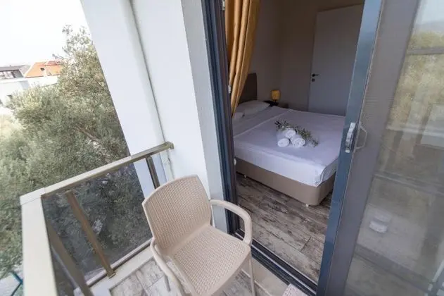 Suite - İki Yatak Odalı, Bahçe Manzaralı, Balkonlu