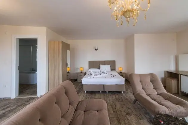 Superior Suit - Terasli , Spa Küvetli