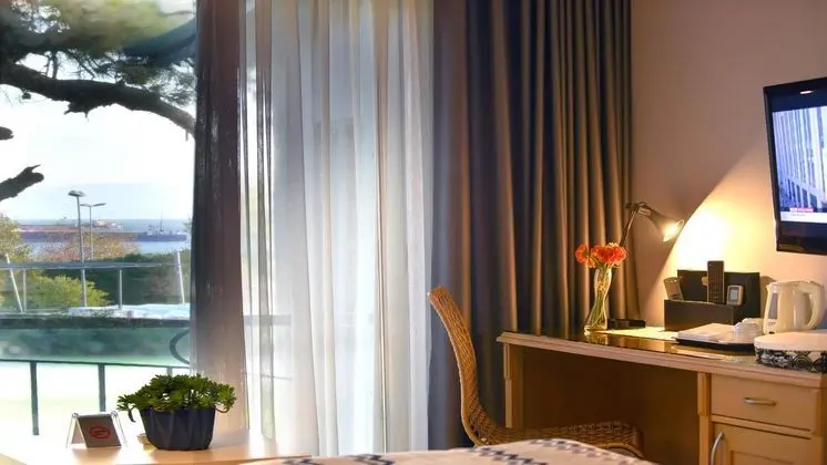 Standart Oda,Bahçe Manzaralı,Fransız Balkonlu
