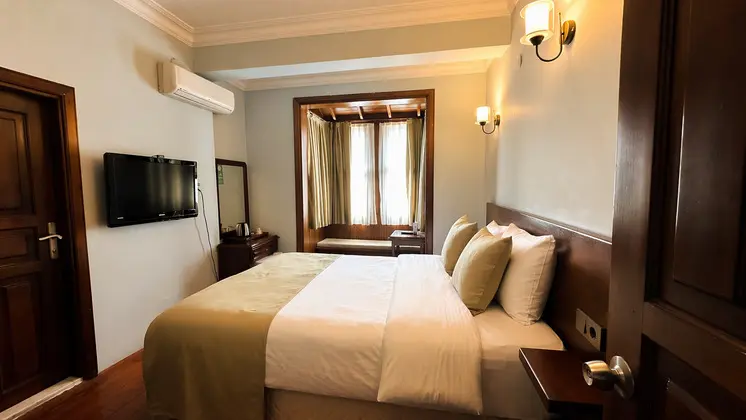 Standart Oda, Şehir Manzaralı