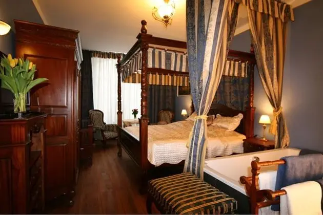 Comfort Tek Büyük Yataklı Oda