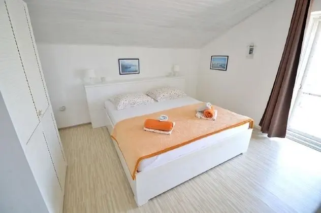 Apart Daire (Denko - right on the beach - A1(6+2))