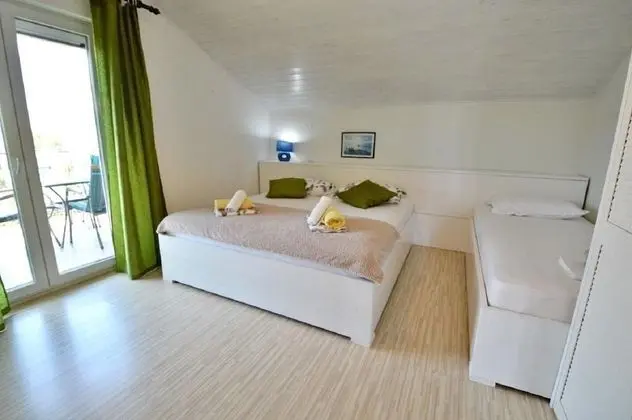 Apart Daire (Denko - right on the beach - A1(6+2))