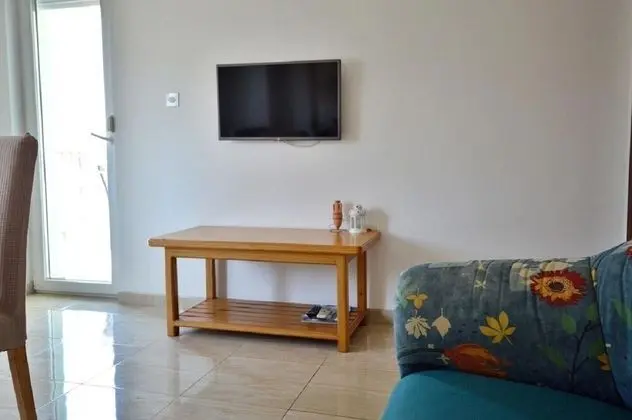 Apart Daire (Denko - right on the beach - A1(6+2))