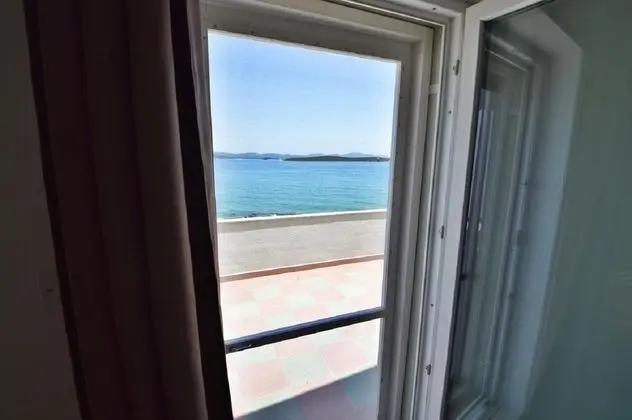 Apart Daire (Denko - right on the beach - A1(6+2))