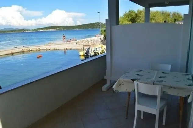 Stüdyo (Denko - right on the beach - SA2(2))