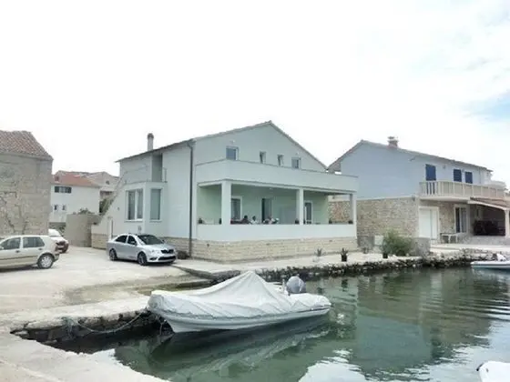 Stüdyo (Denko - right on the beach - SA2(2))