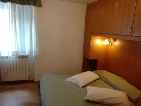 Economy Tek Büyük Yataklı Oda