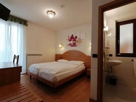 Üç Kişilik Oda