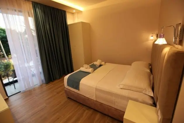 Tek Büyük Yataklı Oda, Bahçe Manzaralı