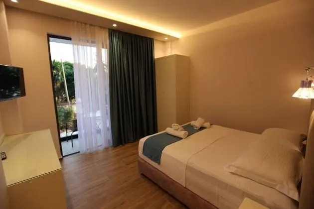 Tek Büyük Yataklı Oda, Bahçe Manzaralı