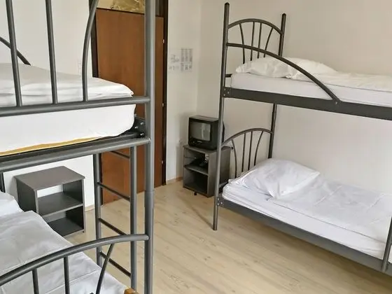 Economy Ortak Ranzalı Oda, Birden Çok Yatak (4)