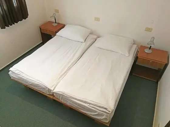 Economy Tek Büyük veya İki Ayrı Yataklı Oda